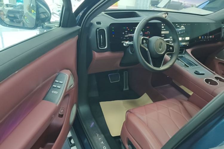 Used Hima AITO M8 2025 Extended-Range Ultra Version 53.4 kWh 5-Seater Edition Driver Seat