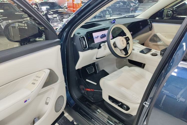Used Hima AITO M8 2025 Extended-Range Max+ Version 53.4 kWh 5-Seater Edition Driver Seat
