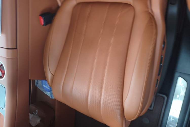 Used Hima AITO M8 2025 Extended-Range Max+ Version 53.4 kWh 6-Seater Edition Driver Seat