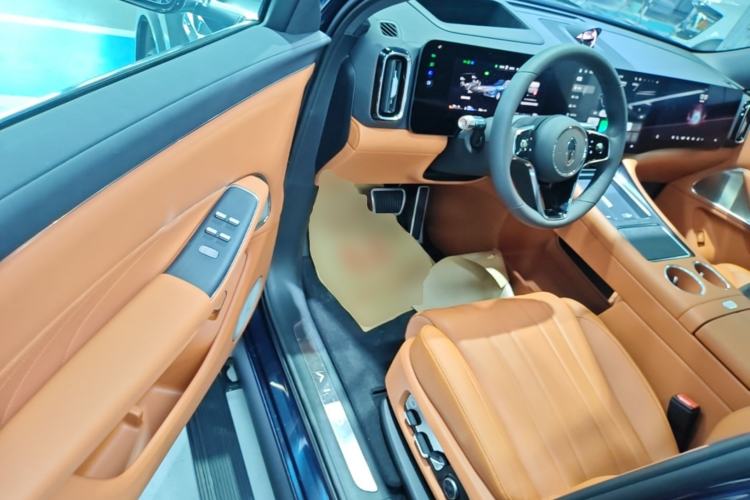 Used Hima AITO M8 2025 Extended-Range Max+ Version 53.4 kWh 6-Seater Edition Driver Seat
