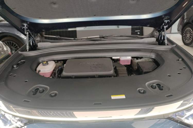 Used Hima AITO M8 2025 Extended-Range Ultra Version 53.4 kWh 5-Seater Edition Engine Bay