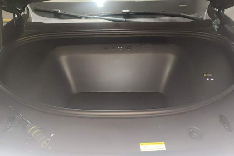 Used Hima AITO M8 2025 Model Pure Electric Max+ Six-Seat Four-Wheel-Drive Version Engine Bay