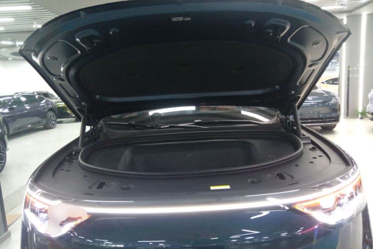 Used Hima AITO M8 2025 Model Pure Electric Max+ Six-Seat Four-Wheel-Drive Version Engine Bay