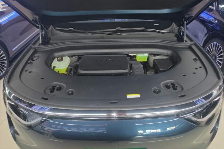 Used Hima AITO M8 2025 Extended-Range Ultra Version 53.4 kWh 5-Seater Edition Engine Bay