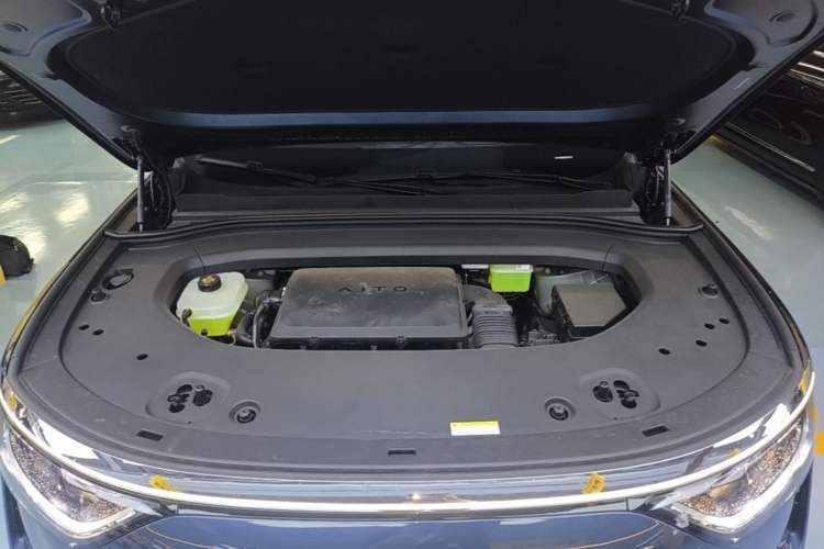 Used Hima AITO M8 2025 Extended-Range Ultra Version 53.4 kWh 5-Seater Edition Engine Bay
