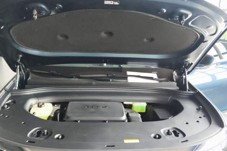 Used Hima AITO M8 2025 Extended-Range Max Version 37 kWh 5-Seater Engine Bay