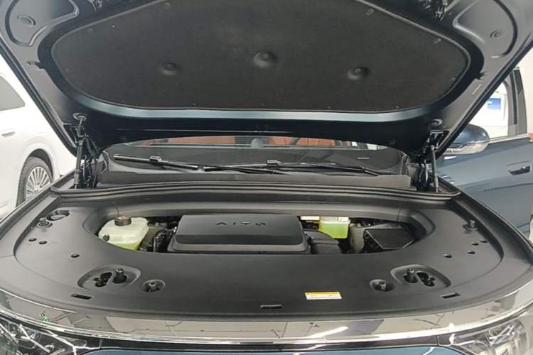 Used Hima AITO M8 2025 Extended-Range Ultra Version 53.4 kWh 6-Seater Edition Engine Bay