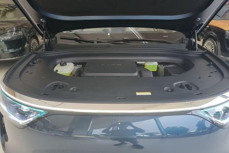 Used Hima AITO M8 2025 Extended-Range Max+ Version 53.4 kWh 6-Seater Edition Engine Bay
