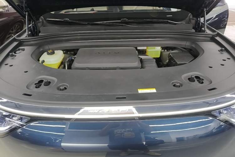 Used Hima AITO M8 2025 Extended-Range Max+ Version 53.4 kWh 6-Seater Edition Engine Bay