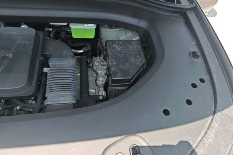 Used Hima AITO M8 2025 Extended-Range Ultra Version 53.4 kWh 5-Seater Edition Engine Bay Left