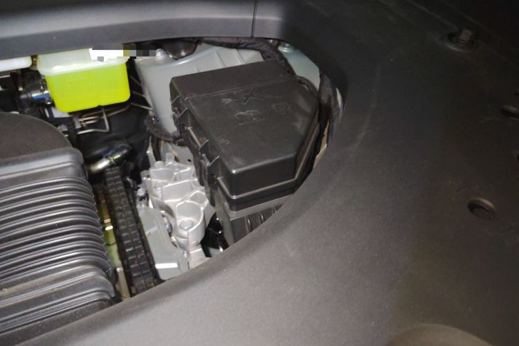 Used Hima AITO M8 2025 Extended-Range Ultra Version 53.4 kWh 5-Seater Edition Engine Bay Left