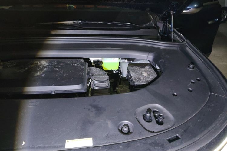 Used Hima AITO M8 2025 Extended-Range Ultra Version 53.4 kWh 6-Seater Edition Engine Bay Left