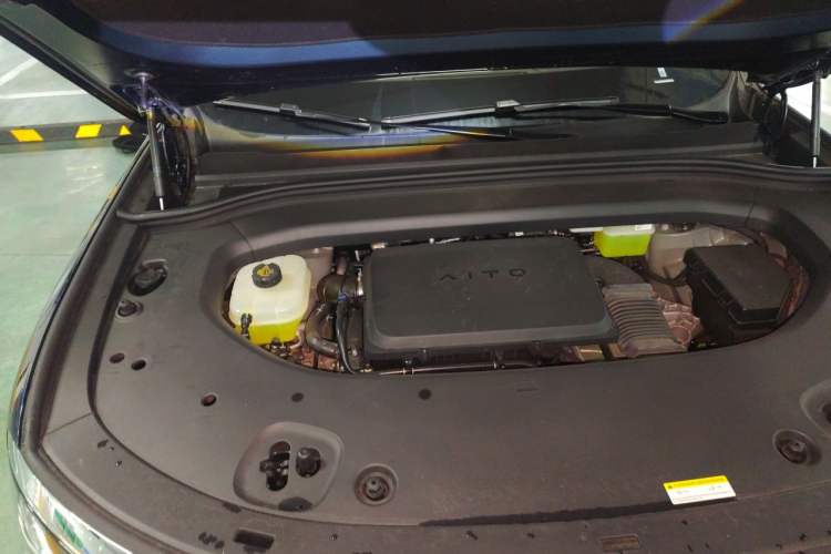 Used Hima AITO M8 2025 Extended-Range Max+ Version 53.4 kWh 6-Seater Edition Engine Bay Right