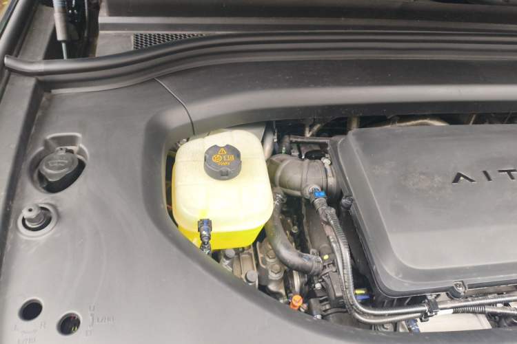 Used Hima AITO M8 2025 Extended-Range Max+ Version 53.4 kWh 6-Seater Edition Engine Bay Right