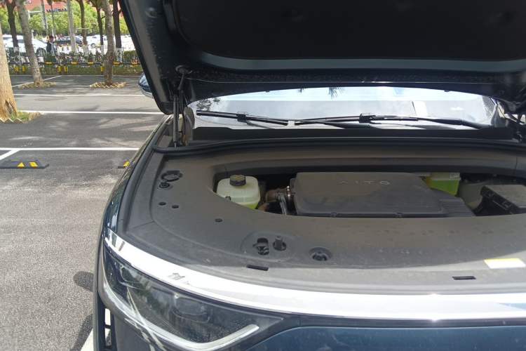Used Hima AITO M8 2025 Extended-Range Max+ Version 53.4 kWh 6-Seater Edition Engine Bay Right