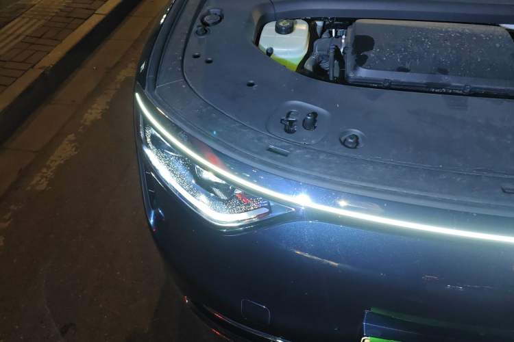 Used Hima AITO M8 2025 Extended-Range Max+ Version 53.4 kWh 5-Seater Edition Engine Bay Right