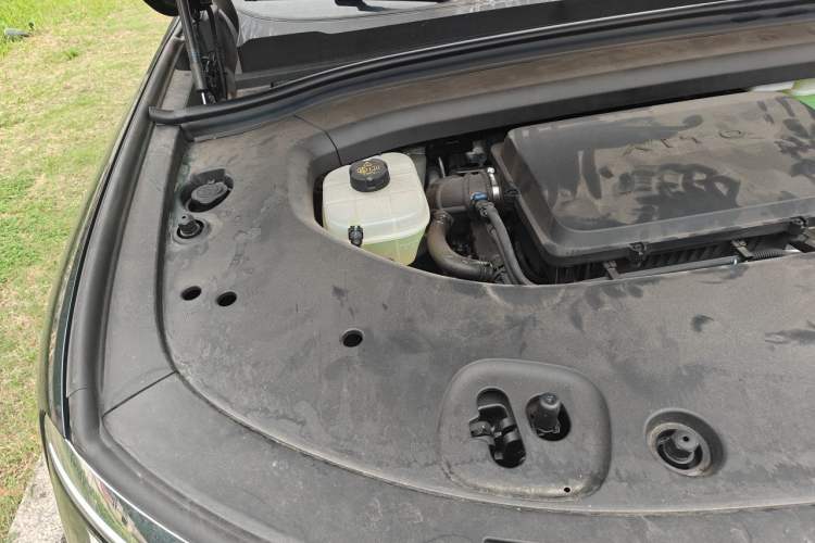 Used Hima AITO M8 2025 Extended-Range Max+ Version 53.4 kWh 6-Seater Edition Engine Bay Right