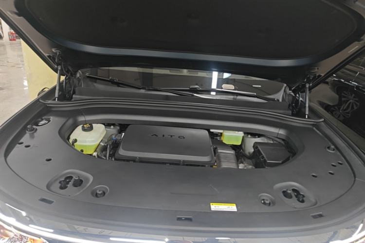 Used Hima AITO M8 2025 Extended-Range Ultra Version 53.4 kWh 6-Seater Edition Engine Bay