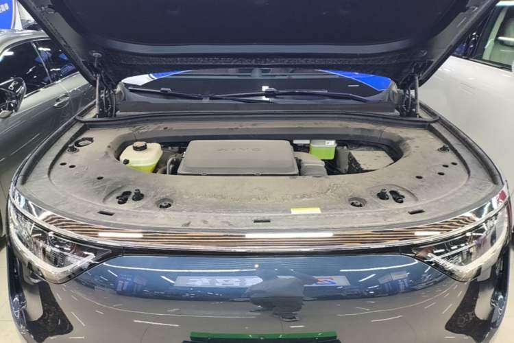 Used Hima AITO M8 2025 Extended-Range Ultra Version 53.4 kWh 5-Seater Edition Engine Bay