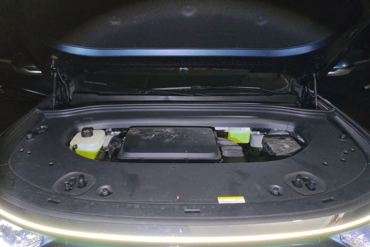Used Hima AITO M8 2025 Extended-Range Ultra Version 53.4 kWh 6-Seater Edition Engine Bay