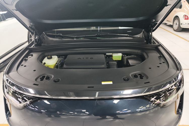 Used Hima AITO M8 2025 Model Range-Extended Max Version 53.4kWh Six-Seater (896-line LiDAR) Engine Bay