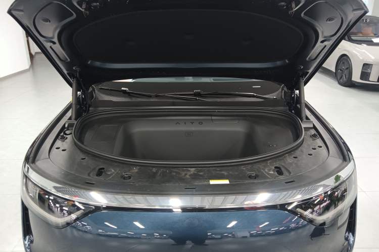 Used Hima AITO M8 2025 Model Pure Electric Ultra Six-Seat Four-Wheel-Drive Version Engine Bay