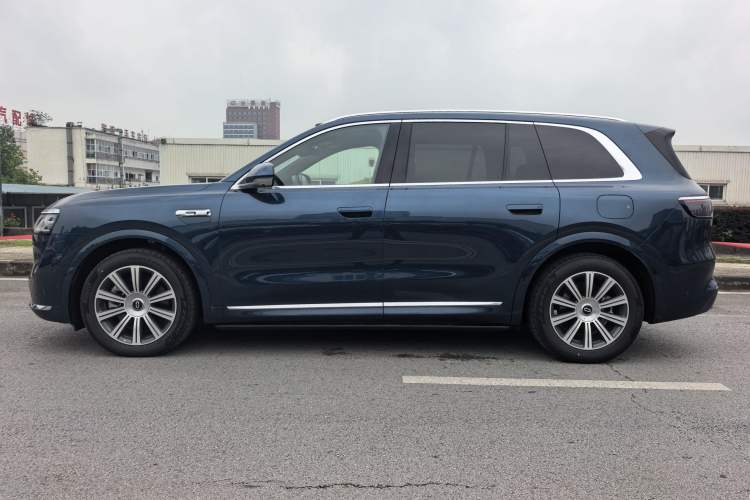 Used Hima AITO M8 2025 Extended-Range Max+ Version 53.4 kWh 5-Seater Edition Exterior 1