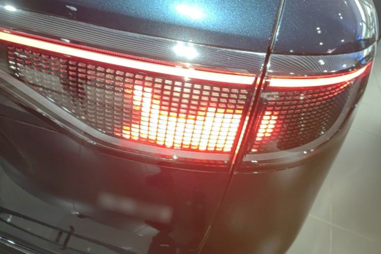 Used Hima AITO M8 2025 Extended-Range Max+ Version 53.4 kWh 6-Seater Edition Exterior 3