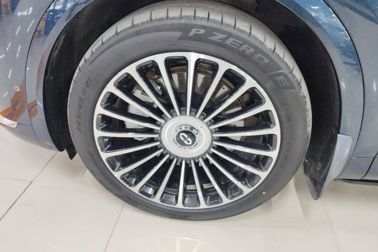 Used Hima AITO M8 2025 Extended-Range Max+ Version 53.4 kWh 5-Seater Edition Exterior 4