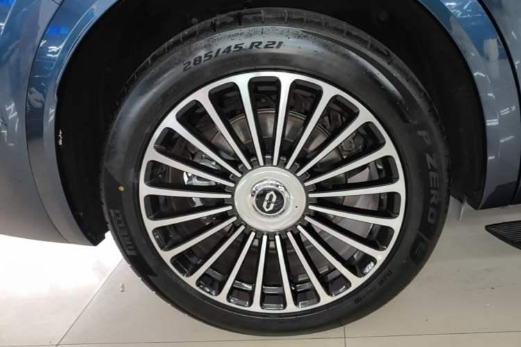 Used Hima AITO M8 2025 Extended-Range Ultra Version 53.4 kWh 5-Seater Edition Exterior 5