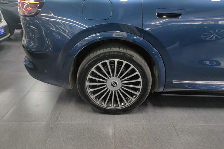 Used Hima AITO M8 2025 Model Range-Extended Ultra Version 53.4kWh 5-Seater (896-line LiDAR) Exterior 5