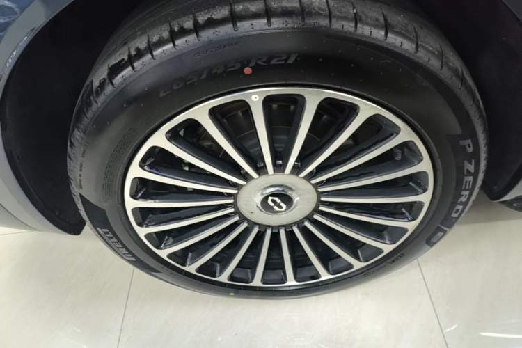 Used Hima AITO M8 2025 Extended-Range Ultra Version 53.4 kWh 5-Seater Edition Exterior 5