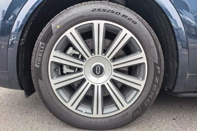 Used Hima AITO M8 2025 Extended-Range Max+ Version 53.4 kWh 5-Seater Edition Exterior 7