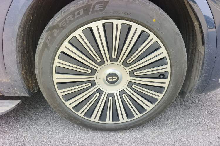 Used Hima AITO M8 2025 Extended-Range Max Version 37 kWh 5-Seater Exterior 7