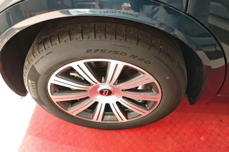 Used Hima AITO M8 2025 Extended-Range Max+ Version 53.4 kWh 5-Seater Edition Exterior 8