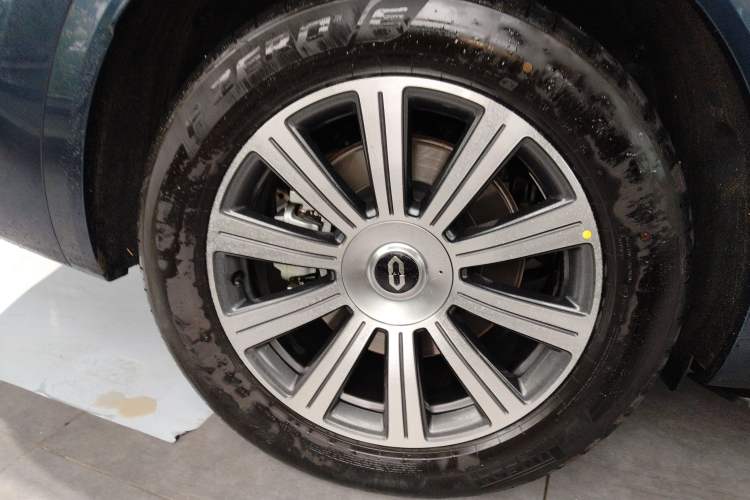 Used Hima AITO M8 2025 Extended-Range Max+ Version 53.4 kWh 6-Seater Edition Exterior 8