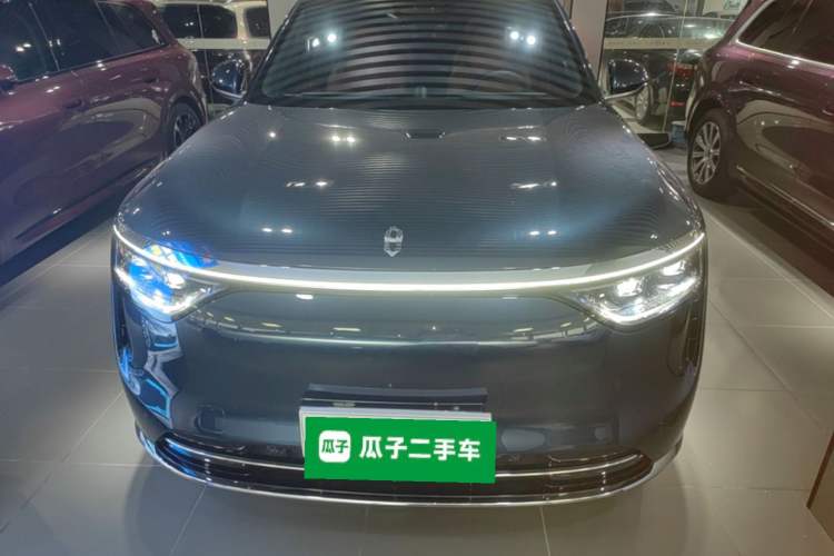 Used Hima AITO M8 2025 Extended-Range Max+ Version 53.4 kWh 6-Seater Edition Front