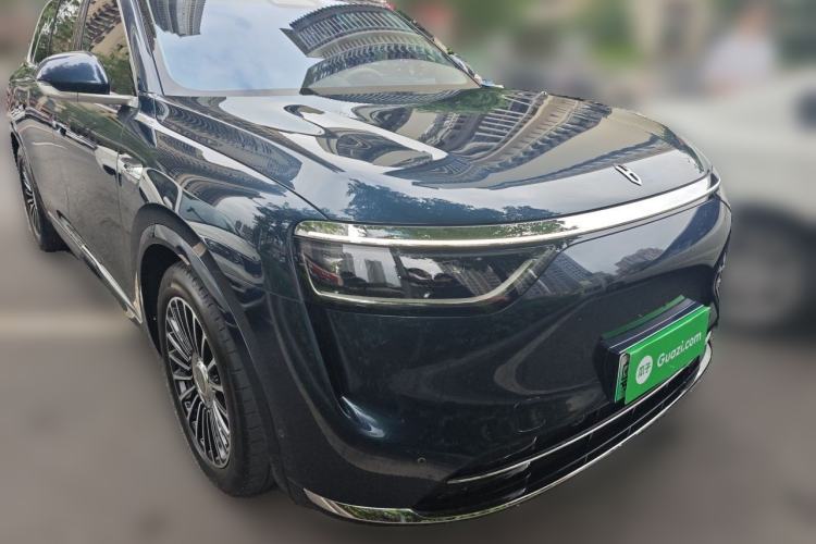 Used Hima AITO M8 2025 Extended-Range Max+ Version 53.4 kWh 6-Seater Edition Front Right 45 Deg