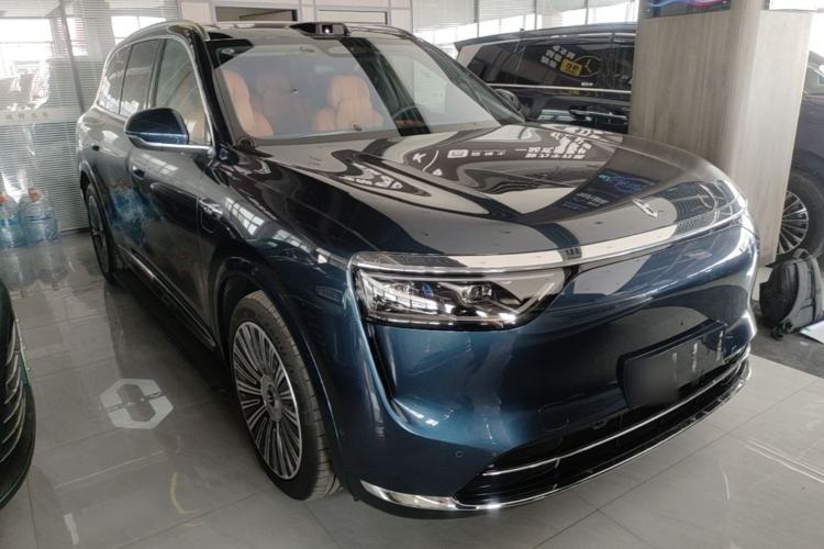 Used Hima AITO M8 2025 Extended-Range Ultra Version 53.4 kWh 5-Seater Edition Front Right 45 Deg