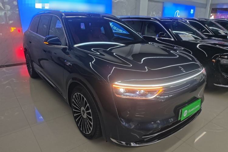 Used Hima AITO M8 2025 Extended-Range Ultra Version 53.4 kWh 5-Seater Edition Front Right 45 Deg