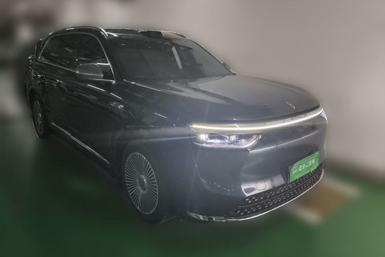 Used Hima AITO M8 2025 Extended-Range Max+ Version 53.4 kWh 6-Seater Edition Front Right 45 Deg