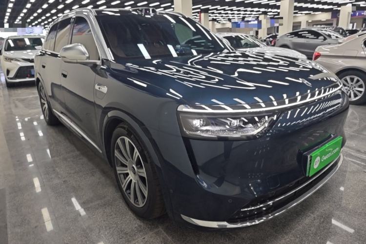 Used Hima AITO M8 2025 Extended-Range Ultra Version 53.4 kWh 6-Seater Edition Front Right 45 Deg
