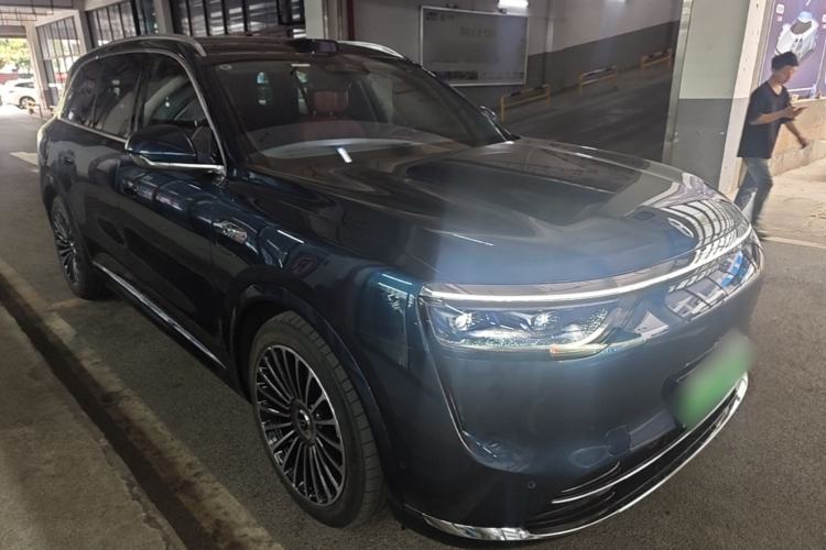 Used Hima AITO M8 2025 Extended-Range Ultra Version 53.4 kWh 5-Seater Edition Front Right 45 Deg