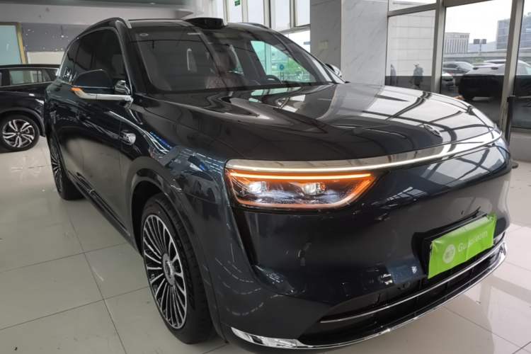 Used Hima AITO M8 2025 Extended-Range Ultra Version 53.4 kWh 5-Seater Edition Front Right 45 Deg