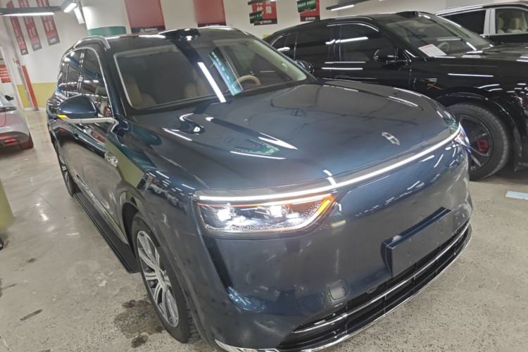 Used Hima AITO M8 2025 Extended-Range Ultra Version 53.4 kWh 6-Seater Edition Front Right 45 Deg