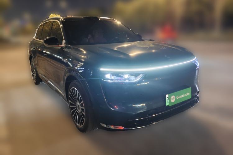 Used Hima AITO M8 2025 Extended-Range Max+ Version 53.4 kWh 5-Seater Edition Front Right 45 Deg