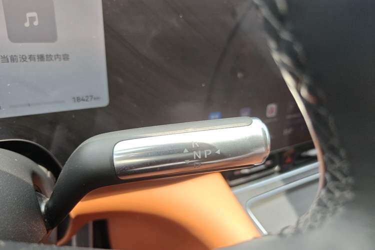Used Hima AITO M8 2025 Extended-Range Max+ Version 53.4 kWh 6-Seater Edition Gear Lever