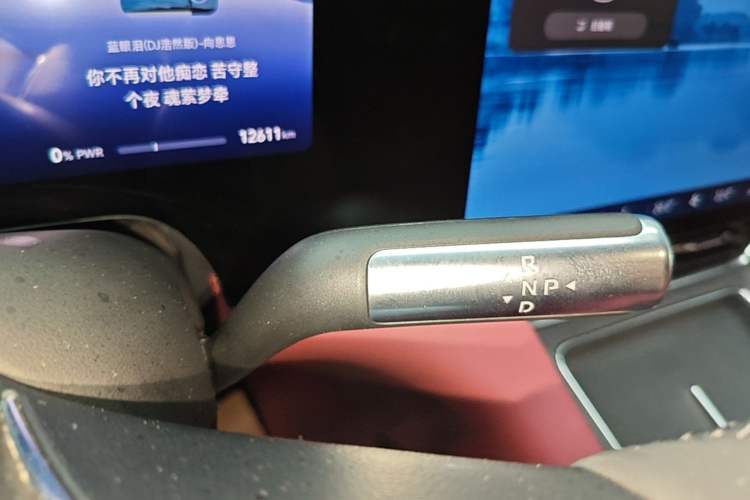 Used Hima AITO M8 2025 Extended-Range Ultra Version 53.4 kWh 5-Seater Edition Gear Lever