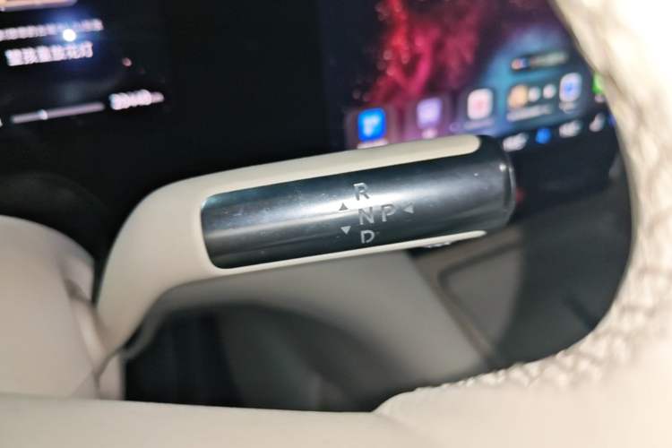 Used Hima AITO M8 2025 Extended-Range Ultra Version 53.4 kWh 6-Seater Edition Gear Lever