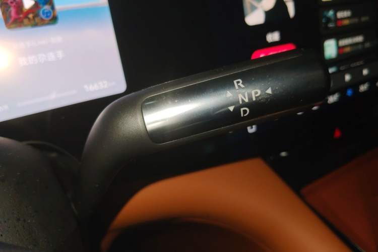 Used Hima AITO M8 2025 Extended-Range Ultra Version 53.4 kWh 5-Seater Edition Gear Lever